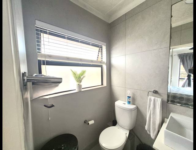 3 BEDROOM APARTMENT FOR SALE IN MODDERFONTEIN